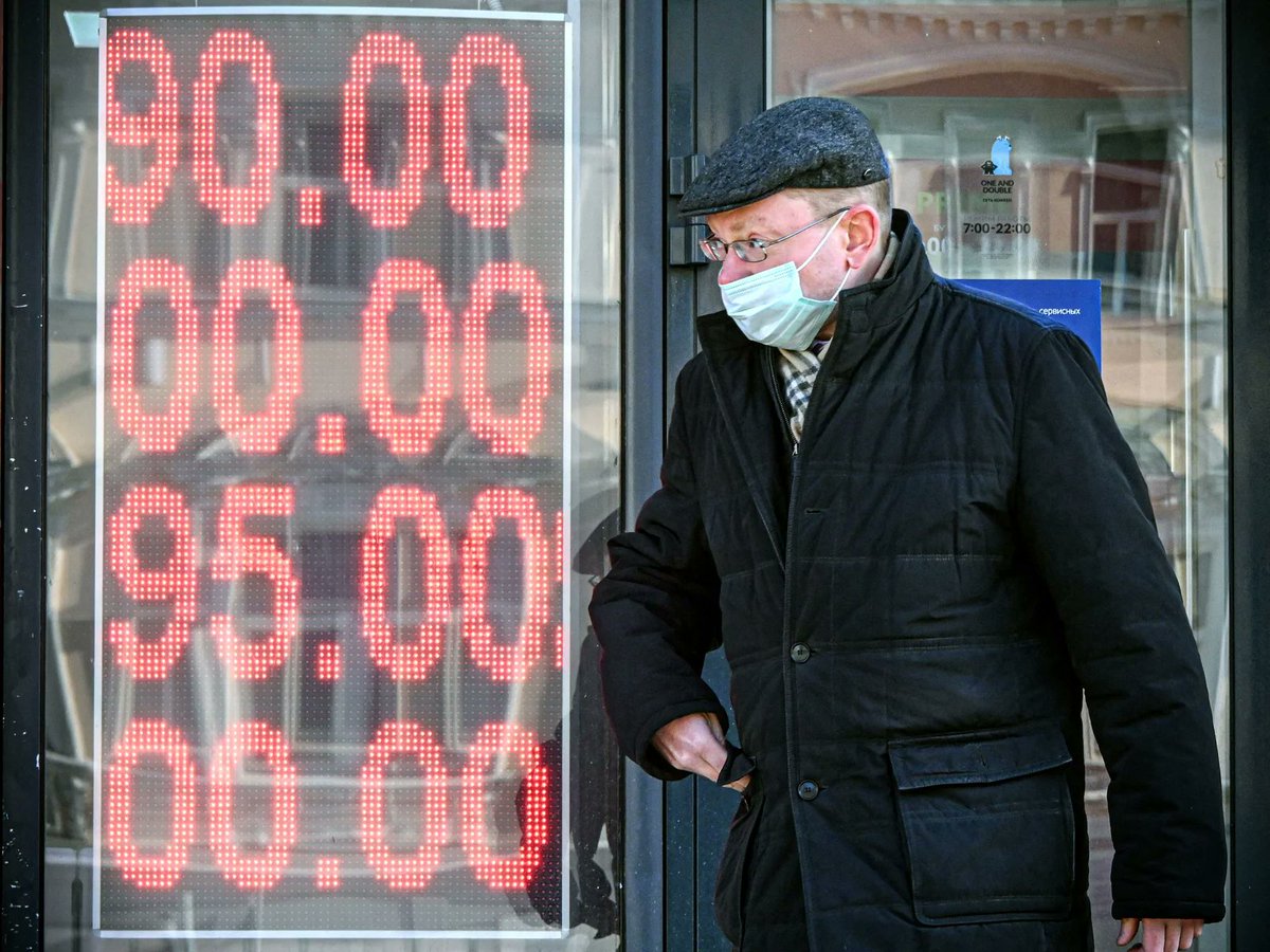 "This is a reflection of just how far and how fast Russia has fallen from favor in Western capital markets." 

<a href="/TimRSamples/">Tim Samples</a>, associate professor of legal studies at @UniversityofGA, talks to @DavidGura at <a href="/NPR/">NPR</a> about Russia's historic debt default.

npr.org/2022/04/12/109…