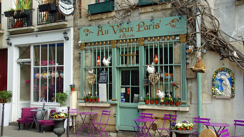 VIParis's tweet photo. Who wants to dine in this beautiful building from 1512? #Paris #Travel #France #wednesdaythought #Food #WednesdayVibe 📸 Guillaume Didelet💖💞 https://t.co/QD6EOSII8O