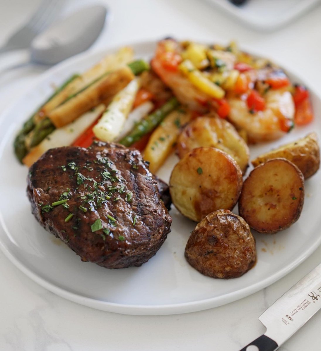 Last day to order your 4-Course #EasterDinner at 4pm today for pick up April 16-17 from #craverestaurant <a href="/SheratonParkway/">Sheraton Parkway Toronto North Hotel & Suites</a>  Place your order here parkwaytakeout.com/easter-dinner <a href="/markhamfood/">Markham Food</a> #Easterlongweekend #Eastertakeout <a href="/canadatakeout/">Canada Takeout 🍽️ #TakeoutDay</a>