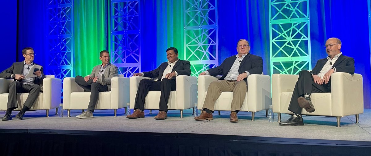 CCAmobile's tweet image. Day 2 of #MCS2022 kicks off with a keynote featuring Kathiravan Kandasamy of @Syniverse Rick Brooks of @mycellcom Steve Zitnik of @interoptech John Myhre of @GCIAK talking software and services to help connect all consumers.
