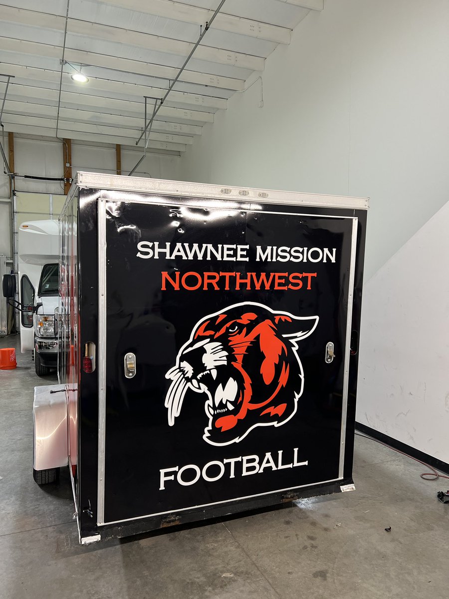 TierOneWraps's tweet photo. Want to Thank @SmnwFootball for the opportunity to Print and Wrap the Football Trailer! Get with us today to share your School Spirit through Vinyl Graphics!! https://t.co/L7U3ucp5YJ