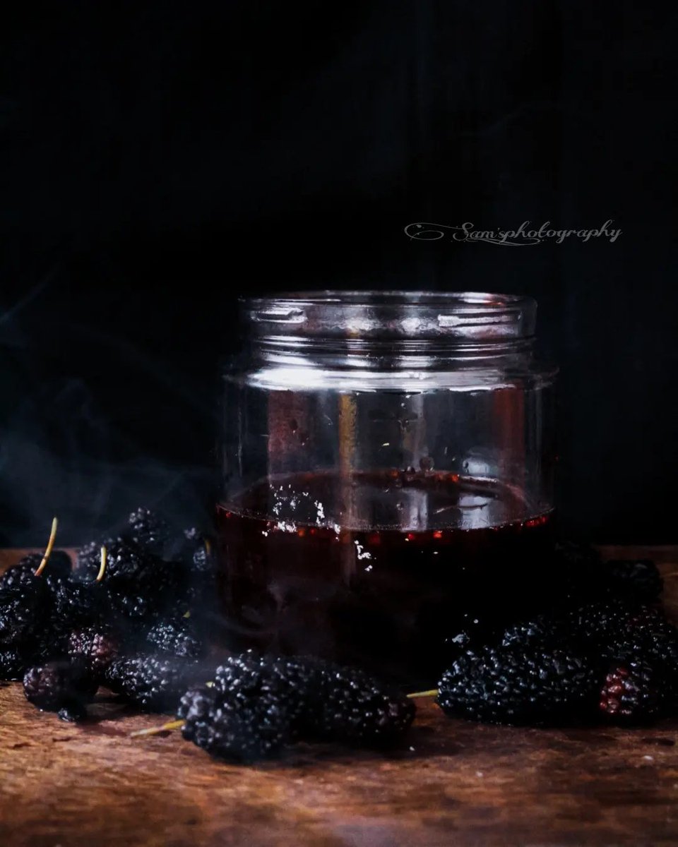Sam_Ph0tography's tweet photo. Dark but luxury 🍷 https://t.co/ZkczKJx7Lg