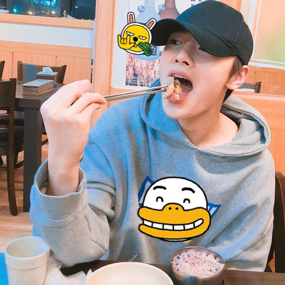 IN_eyesmile's tweet photo. 남친짤인줄 알앗는데
둘이 먹으러 갔던것 https://t.co/2x0TVPZ5tL