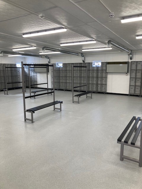 HarlequinOF's tweet photo. Nice little welfare/ locker room installed a few weeks back,
This was created by using our mesh lockers and single sided cloakroom benches.
Need something similar? 
Call us today! 01724 271494
#sites #welfare #construction #lockers #benches #officefurniture https://t.co/Y0jEqKuCI2