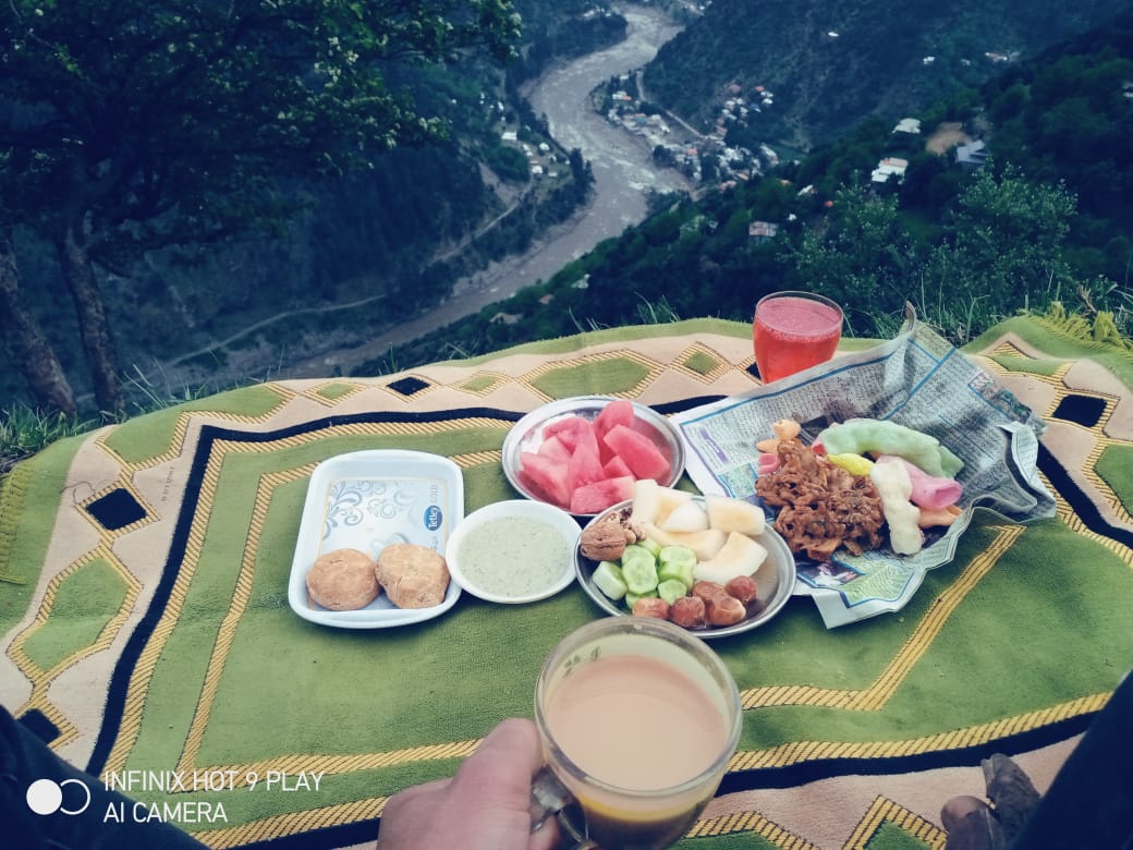BroCallMeSaif's tweet photo. Yaar Really Really Missing This Scene and aftari Inshallah Soon Here
#Aftartime
#neelumvalley
#Kashmir https://t.co/EdxYrtqzCJ