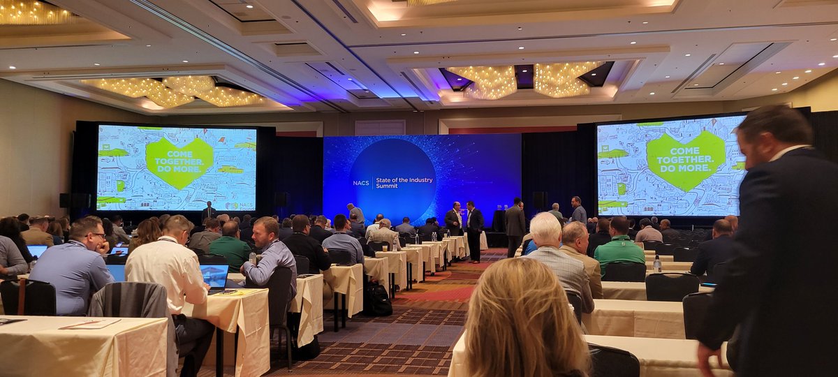 iSeeMelissaV's tweet photo. Packed house (and still growing!) for Day 1 of @NACSonline State of the Industry. Best advice I ever got was to get in early enough to grab an aisle seat with a good view. https://t.co/FZ4BUAapi8