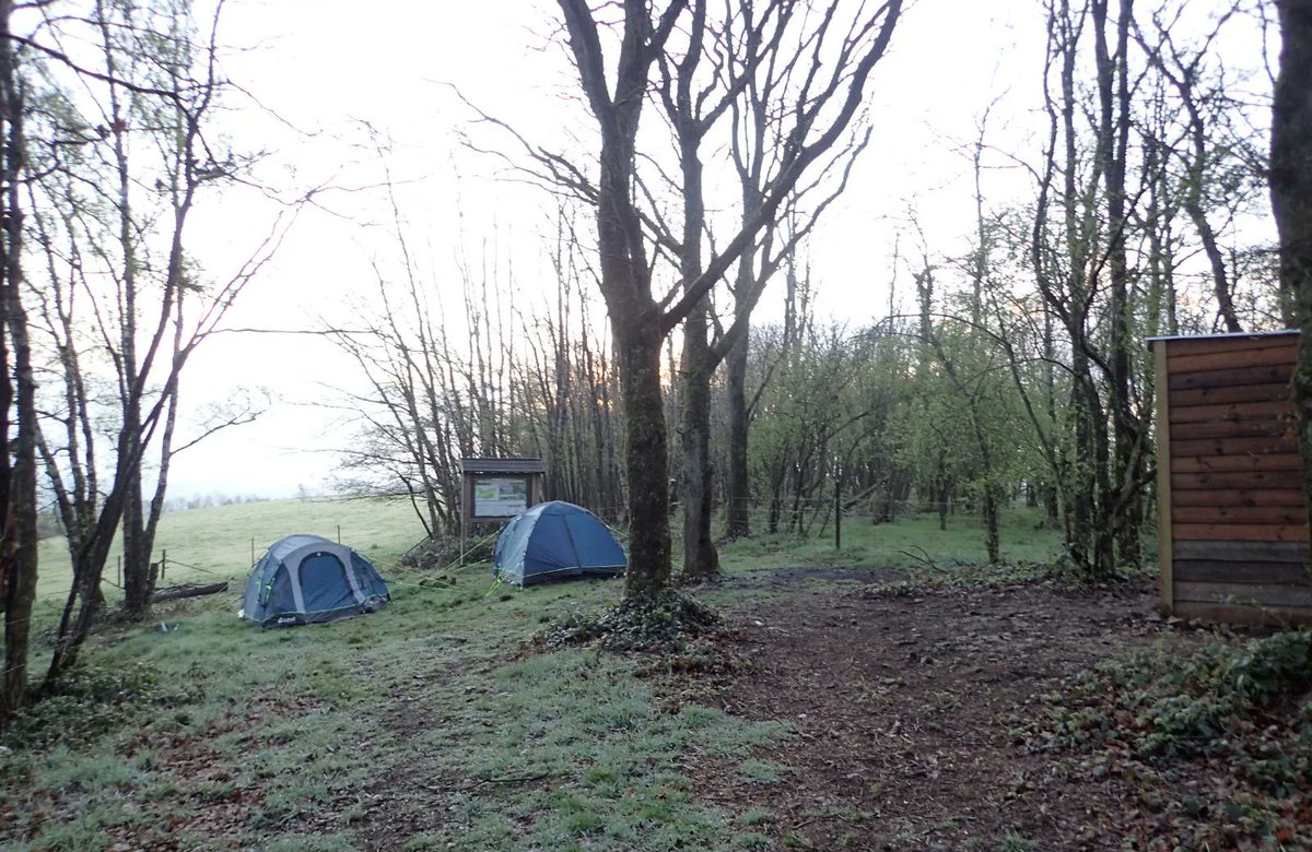 ishthehaguenl's tweet photo. For their International Award Gold Practice journey, five students spent 3 days, 2 nights navigating, hiking, camping and surviving through incessant rain, occasional hail storms and pretty frosty temperatures. Well done! #scenesfromISH #internationalaward #goldjourney #year12 https://t.co/mPFU7TQj4p