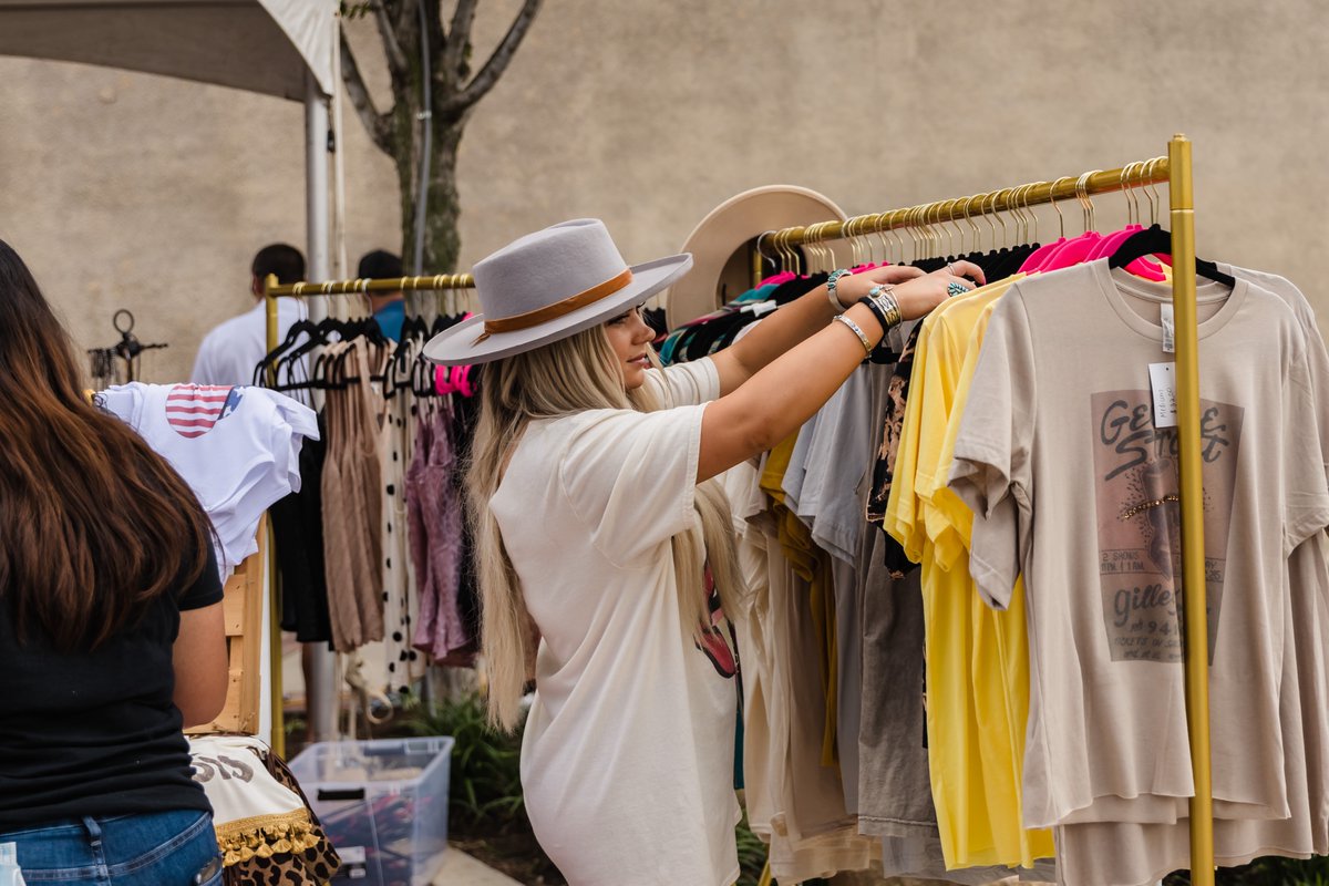 NatPolkaFest's tweet image. Do you want to be a vendor at the Corona Premier National Polka Festival on Memorial Day Weekend? If so, get your vendor applications filled.  Download a vendor form at ennis-chamber.com/polka-festival/. 
#ennistexas #ennistx #vendorswanted #polkafest #ennispolka2022 #downtownvendors