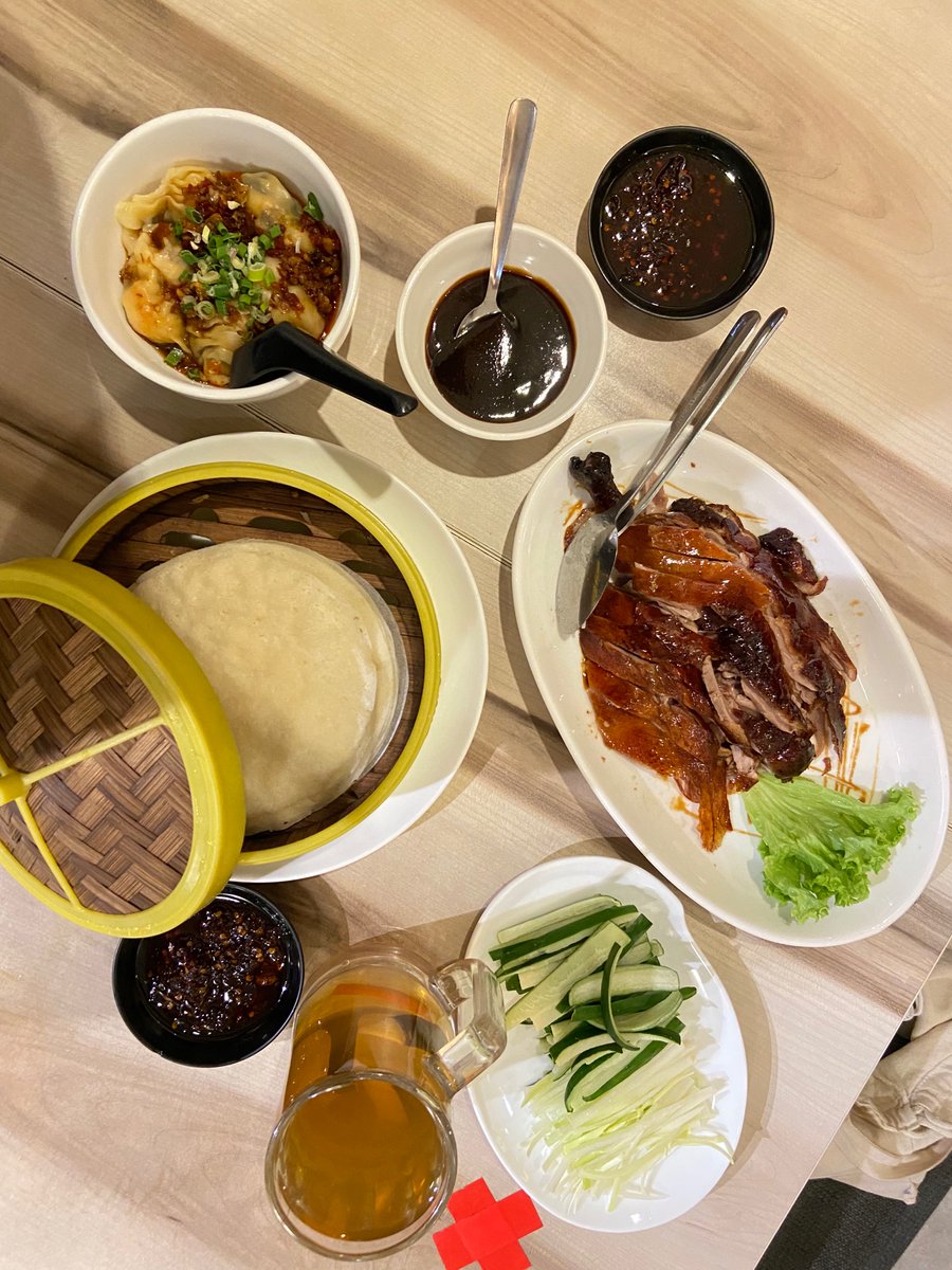 InestiL's tweet photo. Tinggal di Kuala Lumpur me buat aku jadi suka Indian cuisines!!! Dapat banyak kesempatan untuk coba Arabic, Chinese dan Melayu cuisines pun!!! Ternyata memang culture itu sangat luas. Broadening and expanding my perspectives! 🤩🤤🤰🏻 https://t.co/FU15o7GNKy
