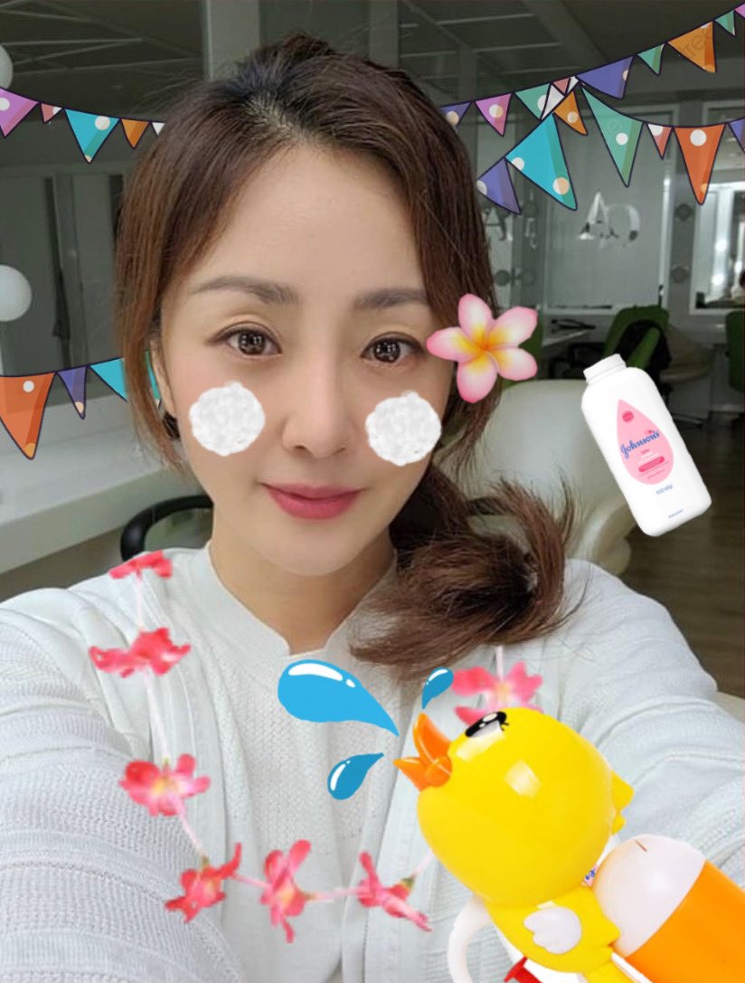 OHnaraTH's tweet photo. 🔫 สวัสดีวันปีใหม่ไทย ๒๕๖๕ 💦

   ถึงสงกรานต์ปีนี้จะยังคงมีมาตรการควบคุมจากรัฐบาลในหลายพื้นที่ ทำให้สาดน้ำใส่กันไม่ได้ แต่อย่างน้อยเราก็ยังมีคุณนาราที่มาสาดความน่ารักใส่นะคะ !

สุขสันต์วันสงกรานต์ค่ะ ขอให้เป็นวันหยุดยาวในเดือนเมษาหน้าร้อนที่สดชื่น 💙ƪ(˘⌣˘) https://t.co/8hjoBAbdrF