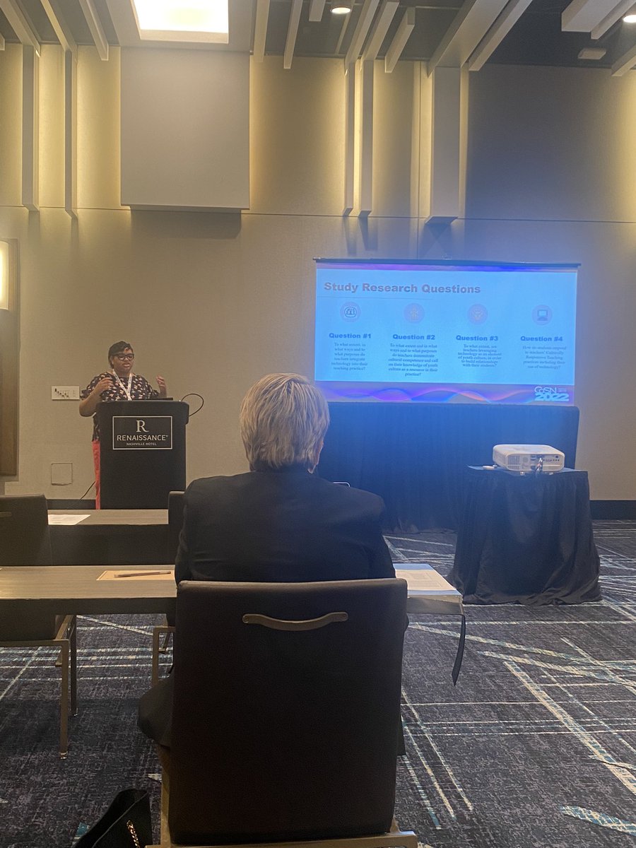 Amazing morning session led my Dr. Jessica Thomas! She discussed the ways teachers can apply technology integration in partnership with Cultural Relevant Teaching #edtech #CoSN22