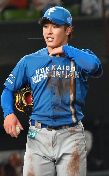 レビューを書けば送料当店負担 吉田輝星 日本ハム Npb 22 Epoch シルバーフォイル スポーツ選手 Www Metahospitalar Com Br