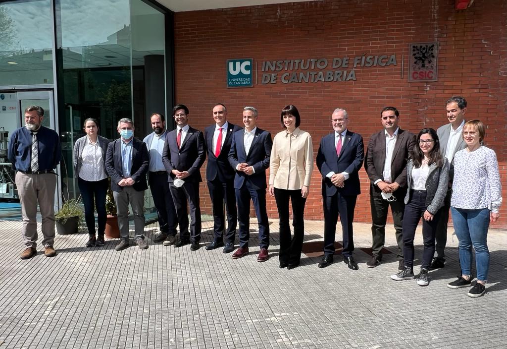 unican's tweet photo. La ministra de @CienciaGob visita la sede del @IFCA_CSIC_UC. https://t.co/PelA8NDjnG