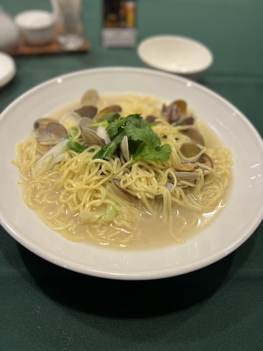 evogames12's tweet photo. 久しぶりに外食です。中華のアサリそばっておいしいですよね。 https://t.co/1w4DV9QNME