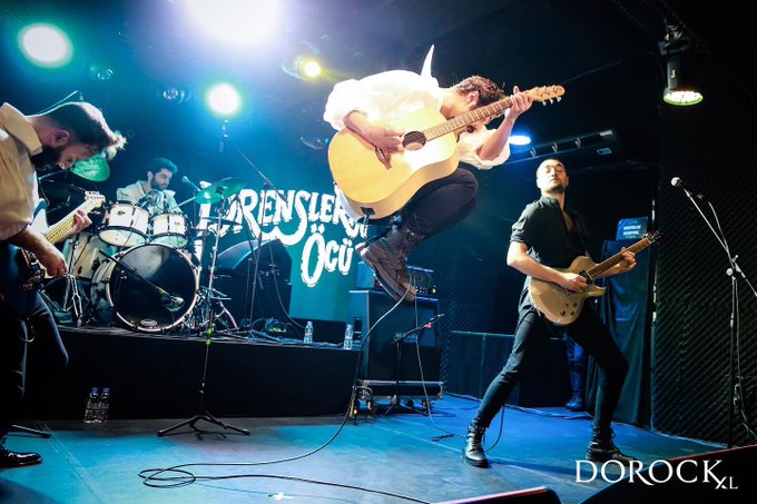 View image on Twitter