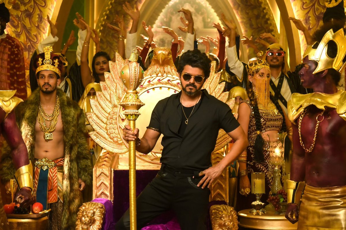 Vj_Fan_Girl_'s tweet photo. #ArabicKuth Song Uff🤩💃💥

#Beast @actorvijay https://t.co/GnFtU5vgwE
