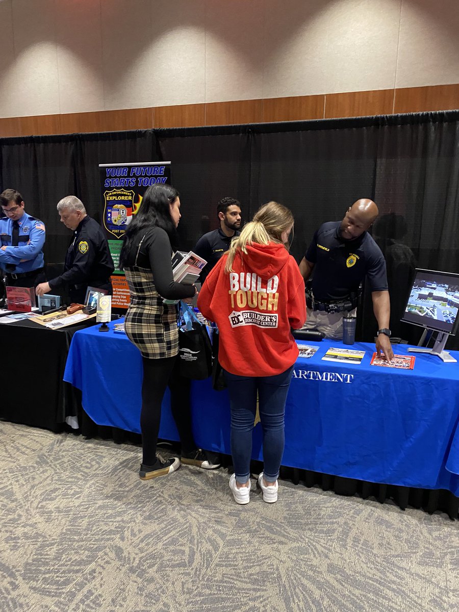 stephen_kelley1's tweet photo. Wayne area students enjoying the 2022 Career Fair. https://t.co/vRGtrZ0RcZ