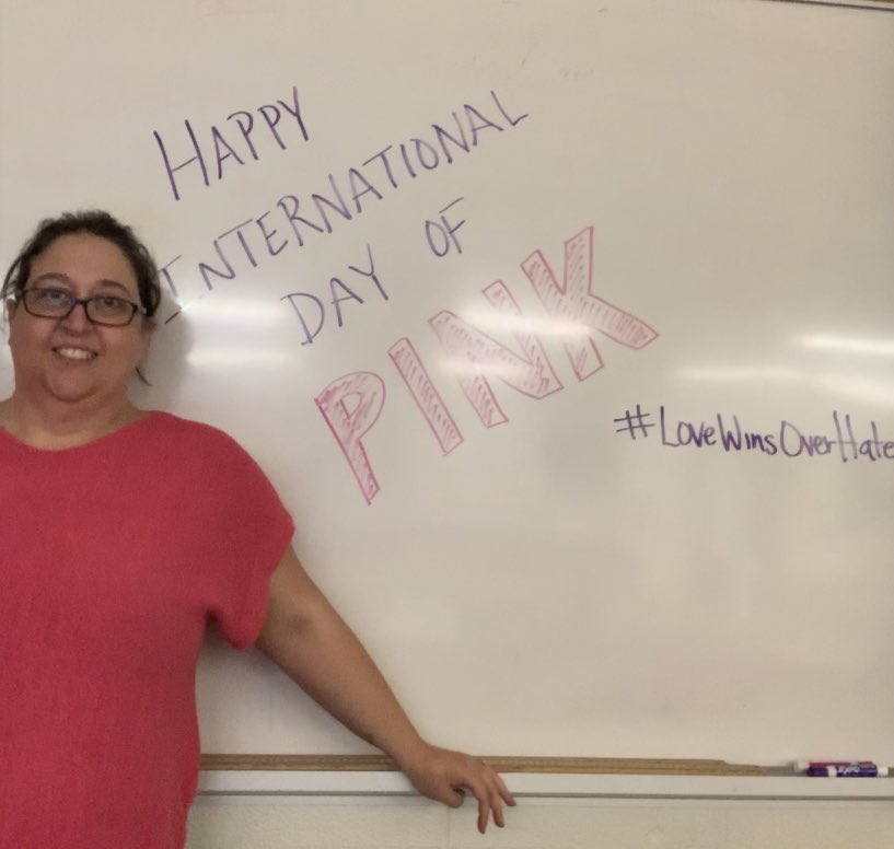 PLethbridge76's tweet image. International Day of Pink - #LoveWins @NorthParkSSca @GLOWnpss