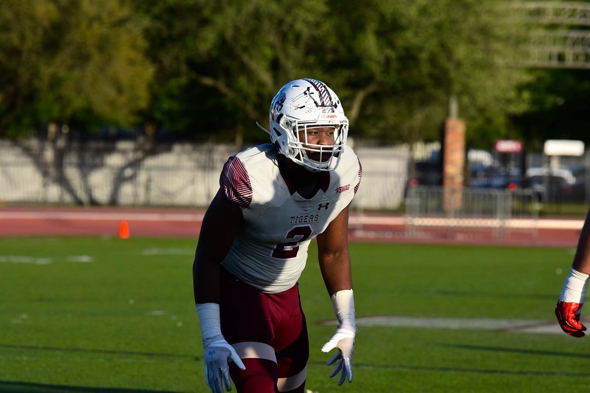 Deanderson25's tweet photo. Last Ride #2🔥🦍🕺🏾 #FollowTheDrip #TheSauceU #TexasSouthern 🐅🐅 https://t.co/2L2QR5tUDK