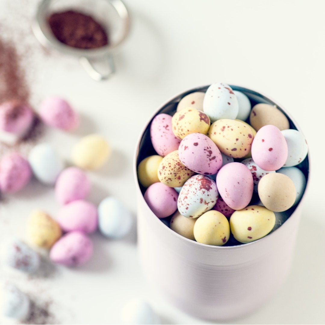 DiabetesUKNI's tweet photo. There are so many myths &amp; misconceptions when it comes to diabetes &amp; chocolate 🍫 With Easter just around the corner, we thought we'd break down the do's, the don'ts &amp; how you can make the most of Easter celebrations while taking care of your diabetes. https://t.co/yUYeiEYExG https://t.co/gwUl11ZNc9