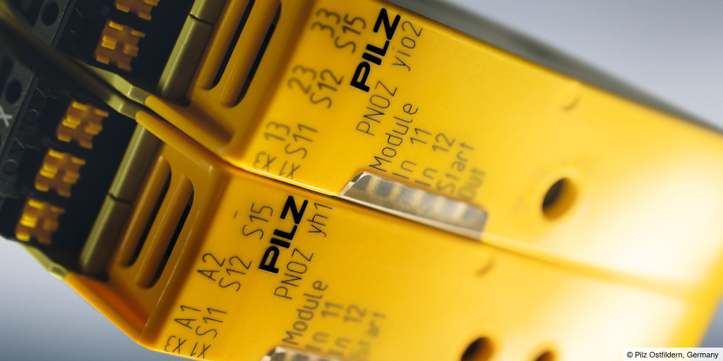 Pilz_INT's tweet photo. At the #HannoverMesse, we will illustrate safe &amp; customisable processes in the #packaging industry. Visit us in Hall 9, Stand D17 &amp; discover our #ControlTechnology. Get your free ticket now: 👉 https://t.co/R9ix1iiOum! #HM22 #automation https://t.co/Klc6PX0hyg