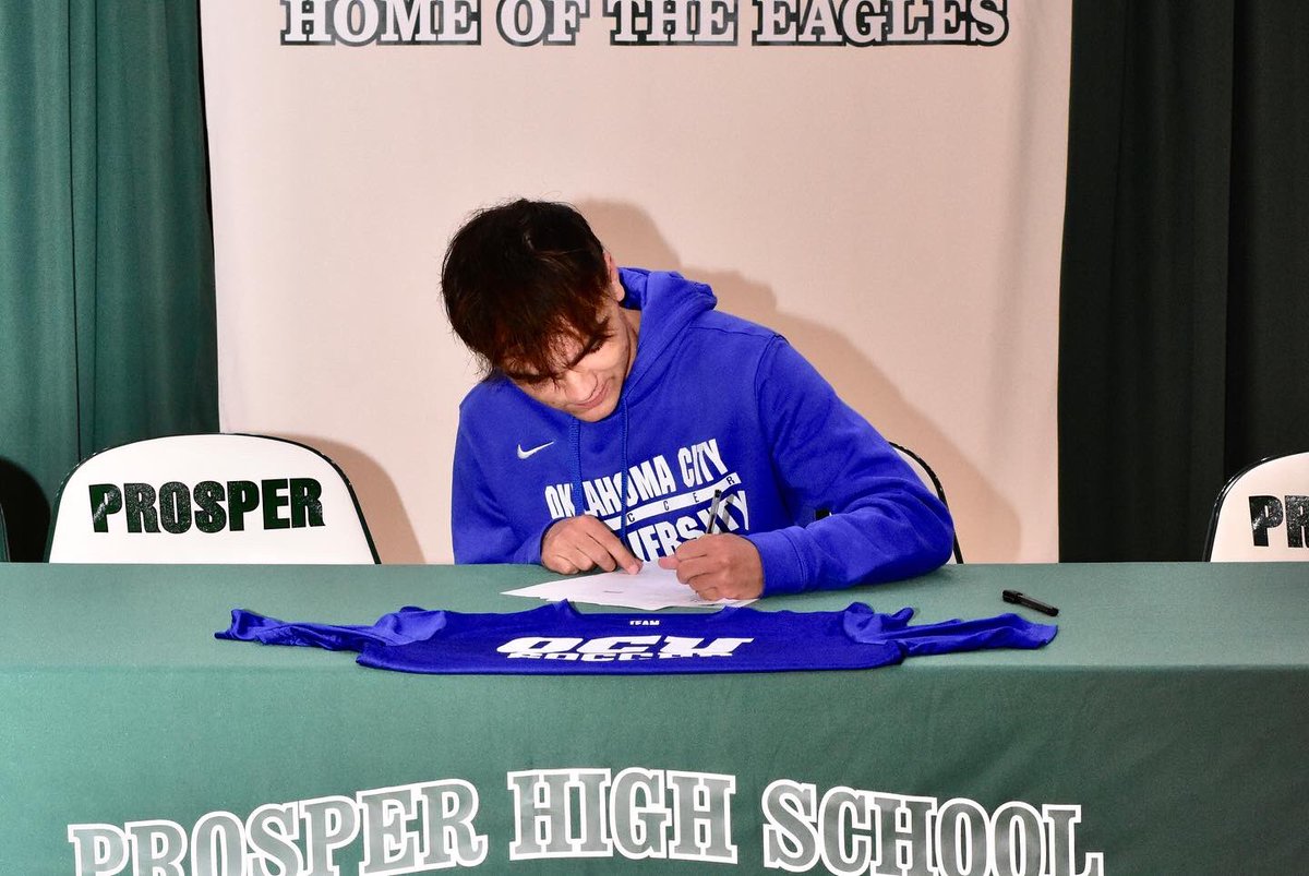 photographerLBP's tweet photo. Today was an exciting day. Official signing day for Aiden. I’m
So proud. #ocustars @ProsperSoccer https://t.co/pYvCsDfUfz