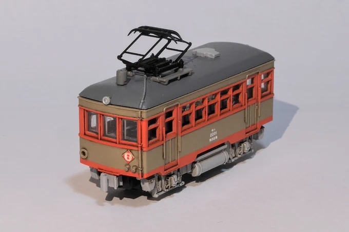 ノス鉄第2弾 ジハ31改造・東武鉄道風電車が完成。3枚窓の前面を見た瞬間パンタを載せたくなり気動車から電車へ。パンタグラフがあまりにも似合い過ぎなんですよ...。
東武熊谷線が電化されキハ2000ならぬモハ2000を導入。単行電車に貨車を連結して太田の中島飛行機への資材輸送も行う。知らんけど。 