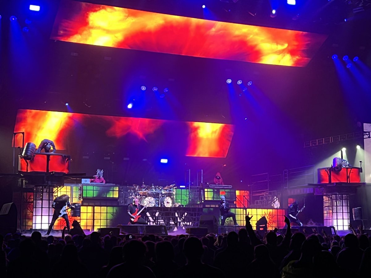 darren_bostock's tweet photo. Slipknot truly one of the best rock bands ever thanks for bringing the show to us! https://t.co/sIkVMLtvGJ