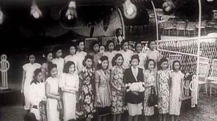 范绍增
实现男人好色的梦想除了物质基础，还需要强大的心理素质。

范军头是四川人，外号范哈儿，早年成为当地袍哥骨干，在讨袁军中从营长做起，直到后来当上川军军长。
在重庆置地，娶四十多房姨太太，且个个以礼相待。

49年起义投降，党奖励其贡献，调封河南体委副主任，四十多姨太太让其选一留中。