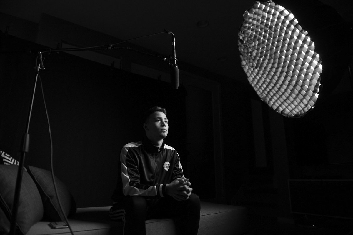 Under the Hand Wraps tweet media