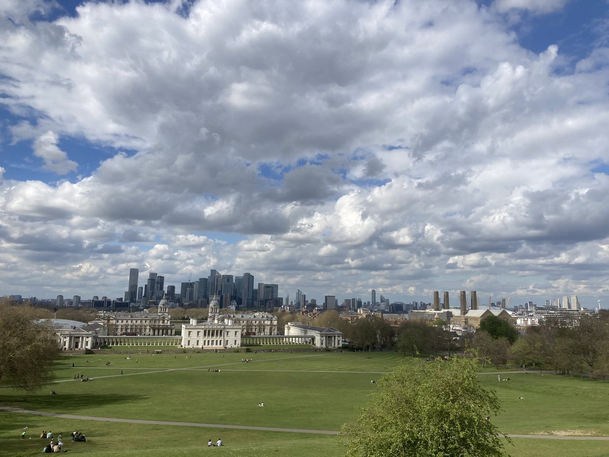 lizlanecomposer's tweet photo. Annual walk from @TrinityLaban to @BlackheathHalls up the hill past @ROGAstronomers - looking forward to hearing the students’ sharing session! #TL_CPMM @OUMusic @DvGammeren @RJSamuels https://t.co/1aXPCvFlKs