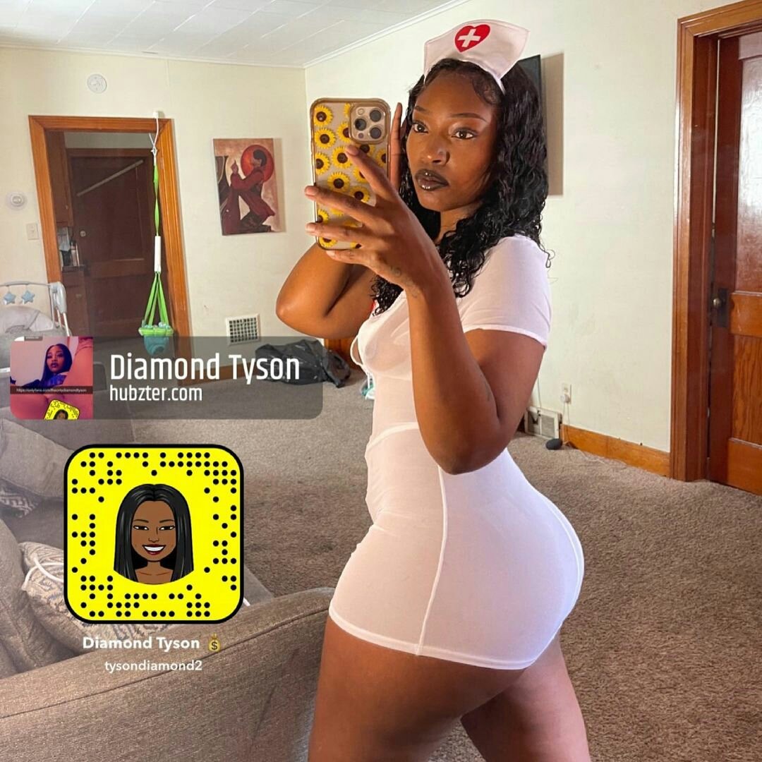 diamondtyson133's tweet photo. Nurse Dime will see you now 🥰🏥🤒❤️ https://t.co/UYik31qeMp