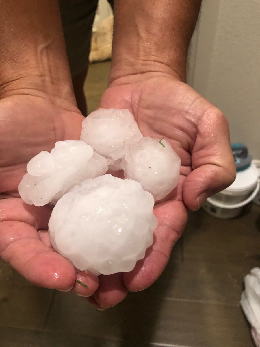martinehowell's tweet photo. @spann Hail from the Salado TX storm that just passed. @spann https://t.co/exIyQV49rf