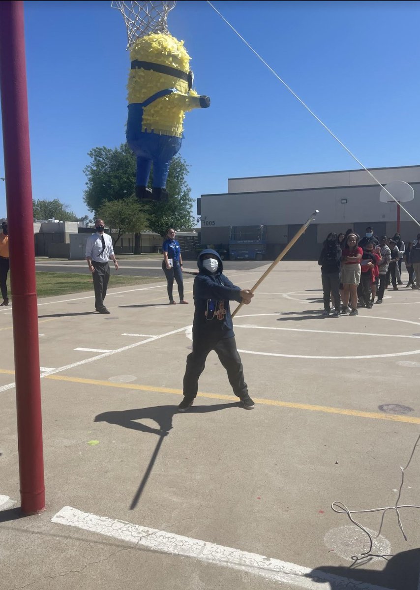 HeatherbraeCSD's tweet photo. Last week's effort celebration was a huge hit! These students earned raffle tickets for effort and using positive testing strategies on their writing test! We can't wait to see what effort celebration is in store for the Math and Reading AASA tests! #education #statetest #husky https://t.co/XcwDk9qM2J