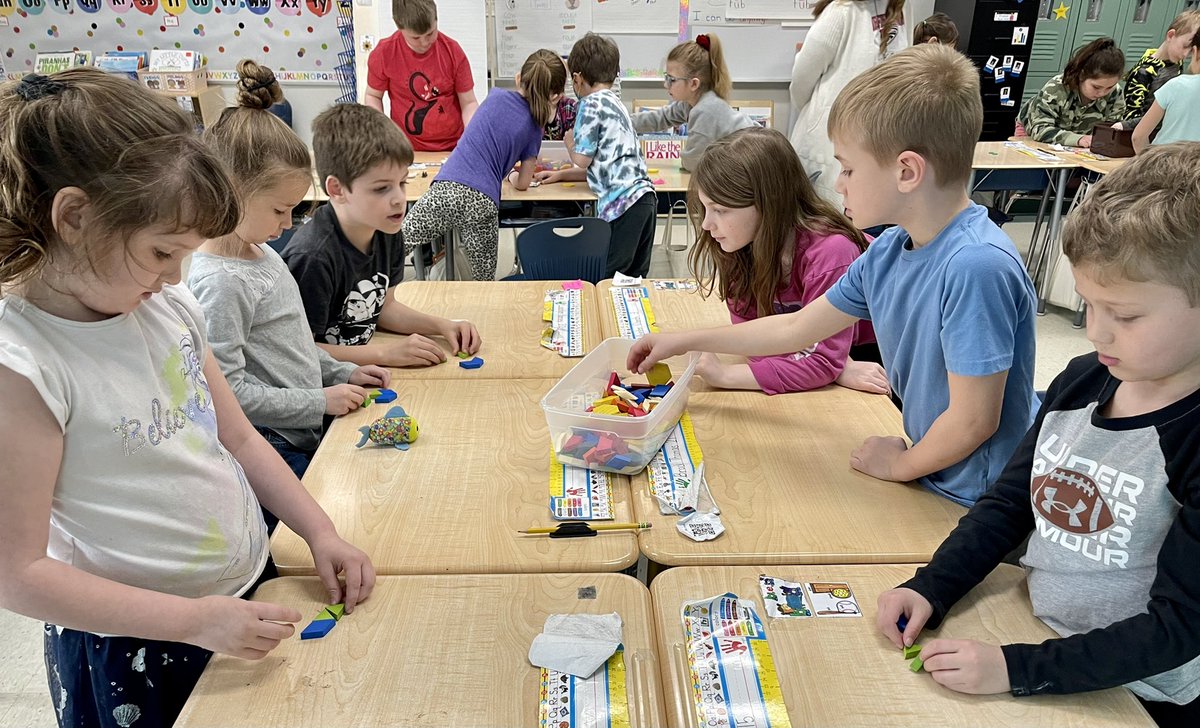 BremenFULSD's tweet photo. Miss Stewart's first graders had a blast exploring shapes and their attributes! 🤩 #ElementaryMath #LearningIsFun #BES #FalconPride https://t.co/v6hHASPR9k