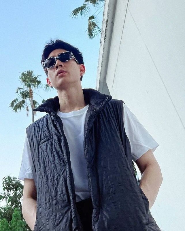 SabMaruyama2's tweet photo. Hermoso 💚 #Tumcial #OffJumpol #off_tumcial #Balenciaga #GQThailand #GQUncutxOffxBalenciaga #GQxOffxBalenciaga #ellemenss22xOff #FerragamoSS22 https://t.co/KXKPJqryfw
