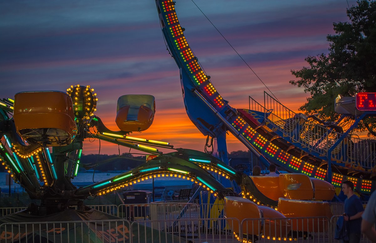 On this rainy spring day, we're dreaming of summer and marking our calendars for the spectacular Clear Lake 4th of July 🎇🎆🎡😍
Watch: fb.watch/cgdoSrqTkv/
#thisisnorthiowa #clearlakeia #summer