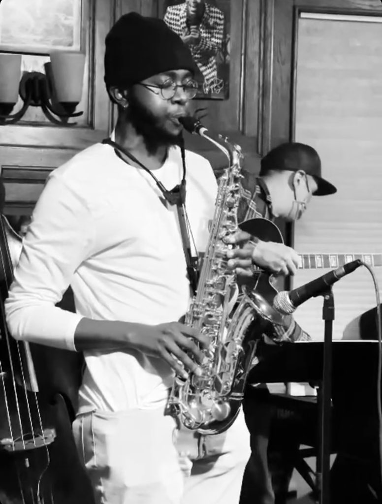 Surprise! We’ve added another pop-up  set to this week’s #JazzMobDC schedule! @ishamzmusic @jeffcuny and @jonmodellmusic will be swingin it out today at Meridian Hill/Malcolm X Park! The guys will be there about 4-6pm. Pull up! Follow the music!!!