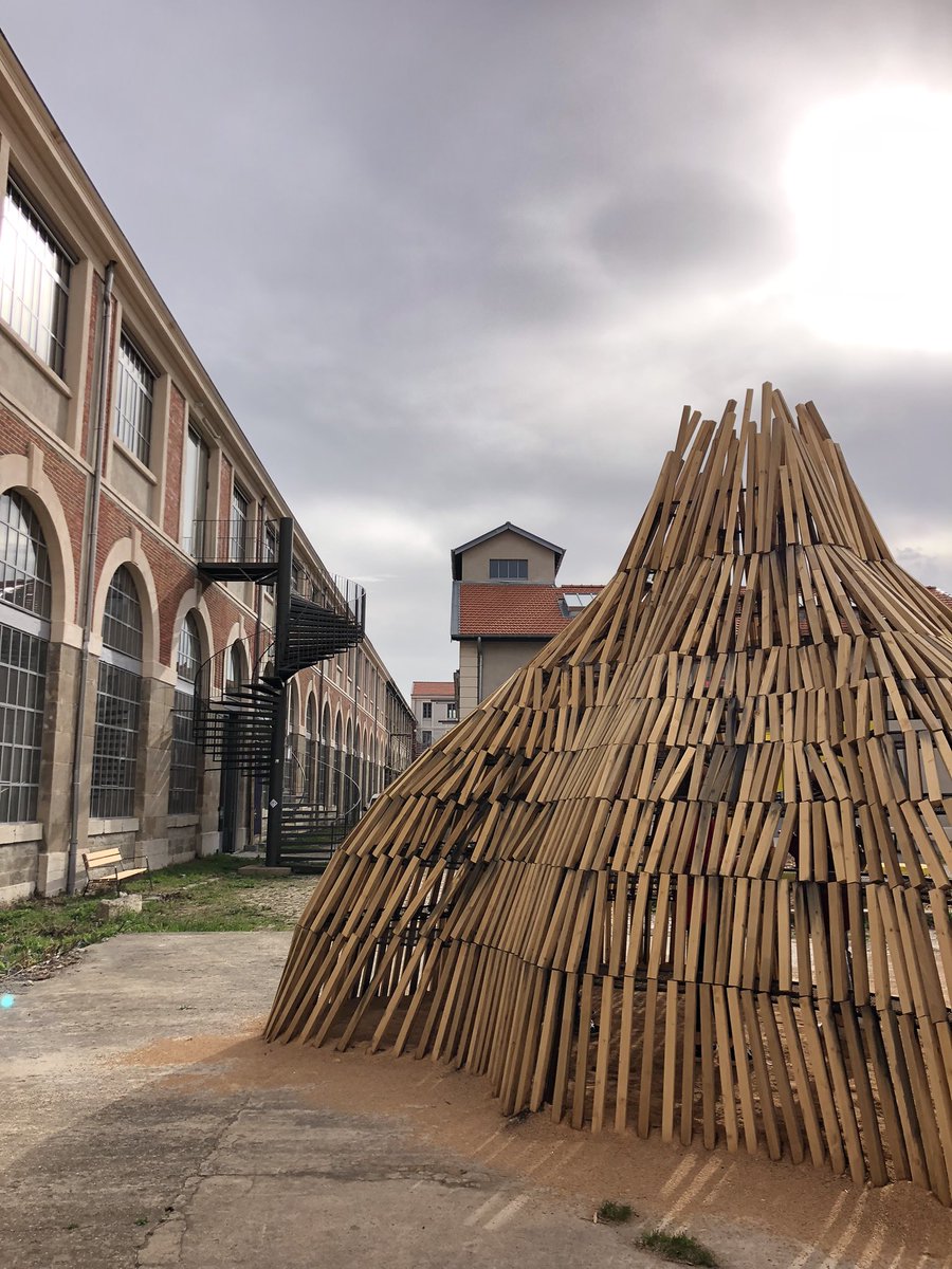 Blandine_42's tweet photo. Une belle journée pour découvrir la #biennaledudesign à @saint_etienne_ avec @loire_story et @ot_saintetienne 👍😍 @lacitedudesign #biennale #saintetienne https://t.co/uRL3szz5mk