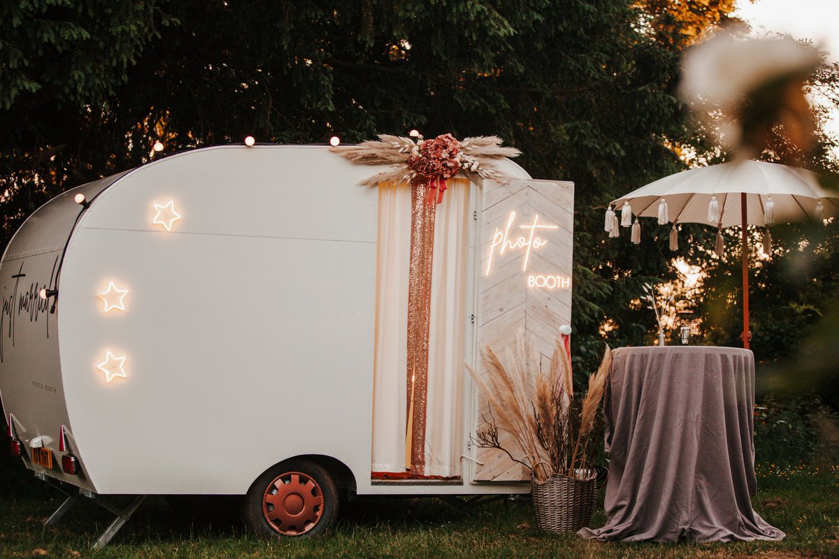 New #photobooth alert! 
Come check out our brand new baby! 
...pst, and we have easter 🐰weekend availability🐣 
#bohostyle #boho #weddinghour