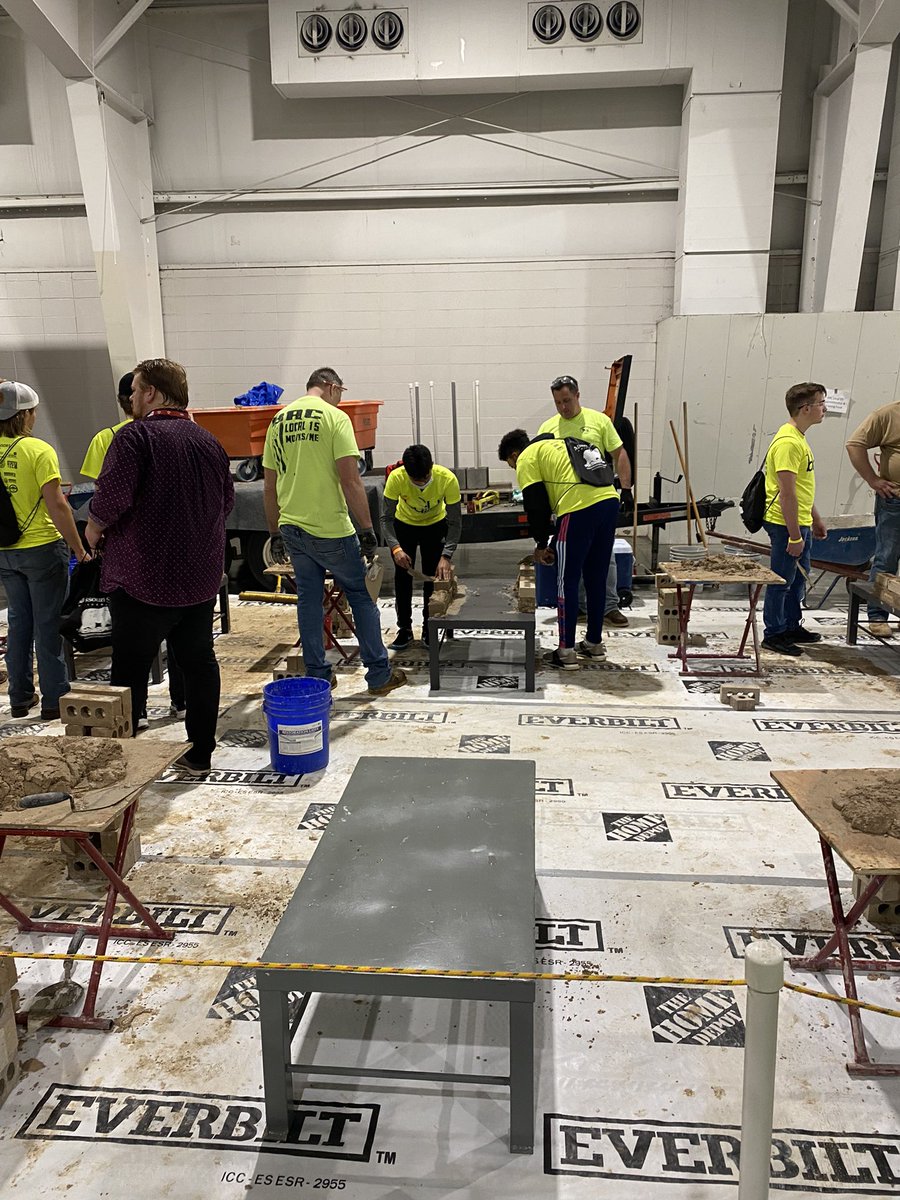 MissouriWorks's tweet photo. The Missouri Apprentice Ready - Springfield team had a great time at the @BuildMyFutureMO event!
#MoApprentice #Construction #Apprenticeship https://t.co/DU3UeJmTMy