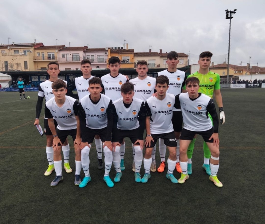 Pues el Juvenil 'B' de la <a href="/Academia_VCF/">Academia VCF 🦇</a> se impone 2-1 al FC Toro Rojo en la Mediterranean International CUP (MIC) y gana su primer partido del torneo.

⚽ <a href="/Marcpalomeroo/">Marc Palomero🥴</a> 
⚽ Hugo De Mateo