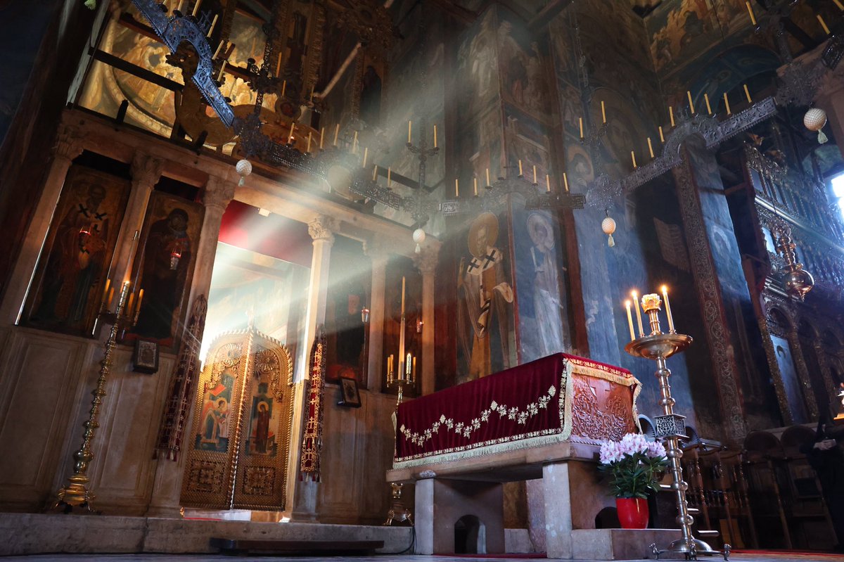 DecaniMonastery's tweet photo. Visoki Dečani #Monastery during the morning Lenten service. Prayer, silence and light amid the beauty of a #medieval church #UNESCO World cultural heritage, #Serbian #Orthodox #Chinch in #Kosovo https://t.co/dFUqoQm3PP
