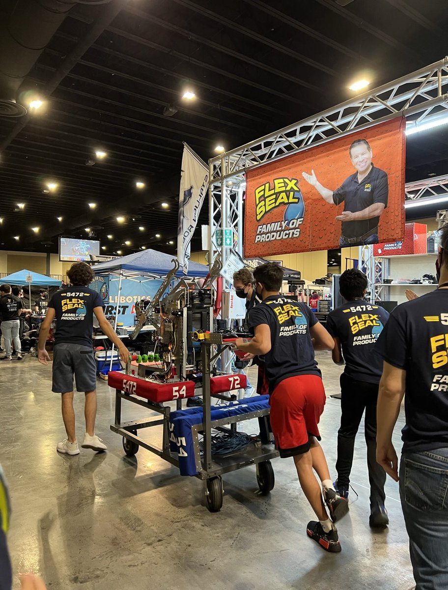 Team_5472's tweet photo. Thanks to FlexSeal for helping us throughout our season! We gave our alliance partners at the Las Vegas Regional FlexSeal goodie bags with Wyld Stallyns x FlexSeal shirts, stickers, sunglasses, cup holders, and more!

#firstinspires #flexseal #philswift #robotics #firstrobotics https://t.co/tXEHh8ssfJ