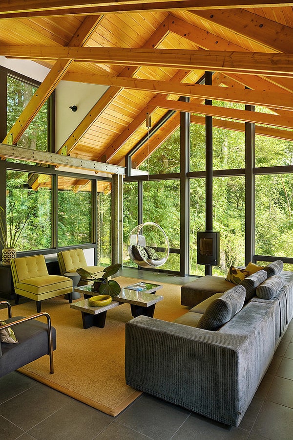 Stunning riverside house renovation in the Chagrin Valley onekindesign.com/2014/12/04/stu…