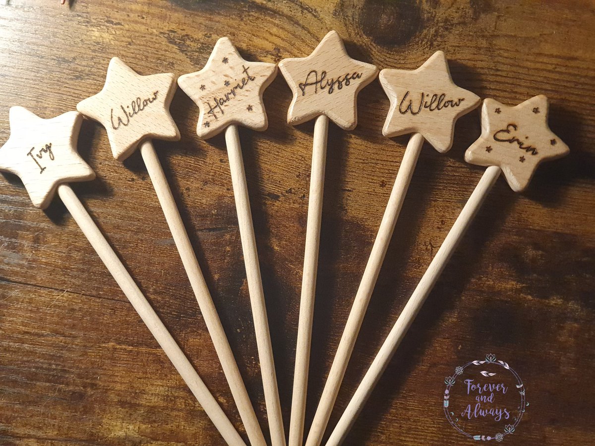 A little bit of magic 🎩 to encourage imaginative play - perfect for flower girls too 
Personalised wand £6
etsy.com/uk/listing/929…

#htlmphour #magic #giftideas #weddinghour