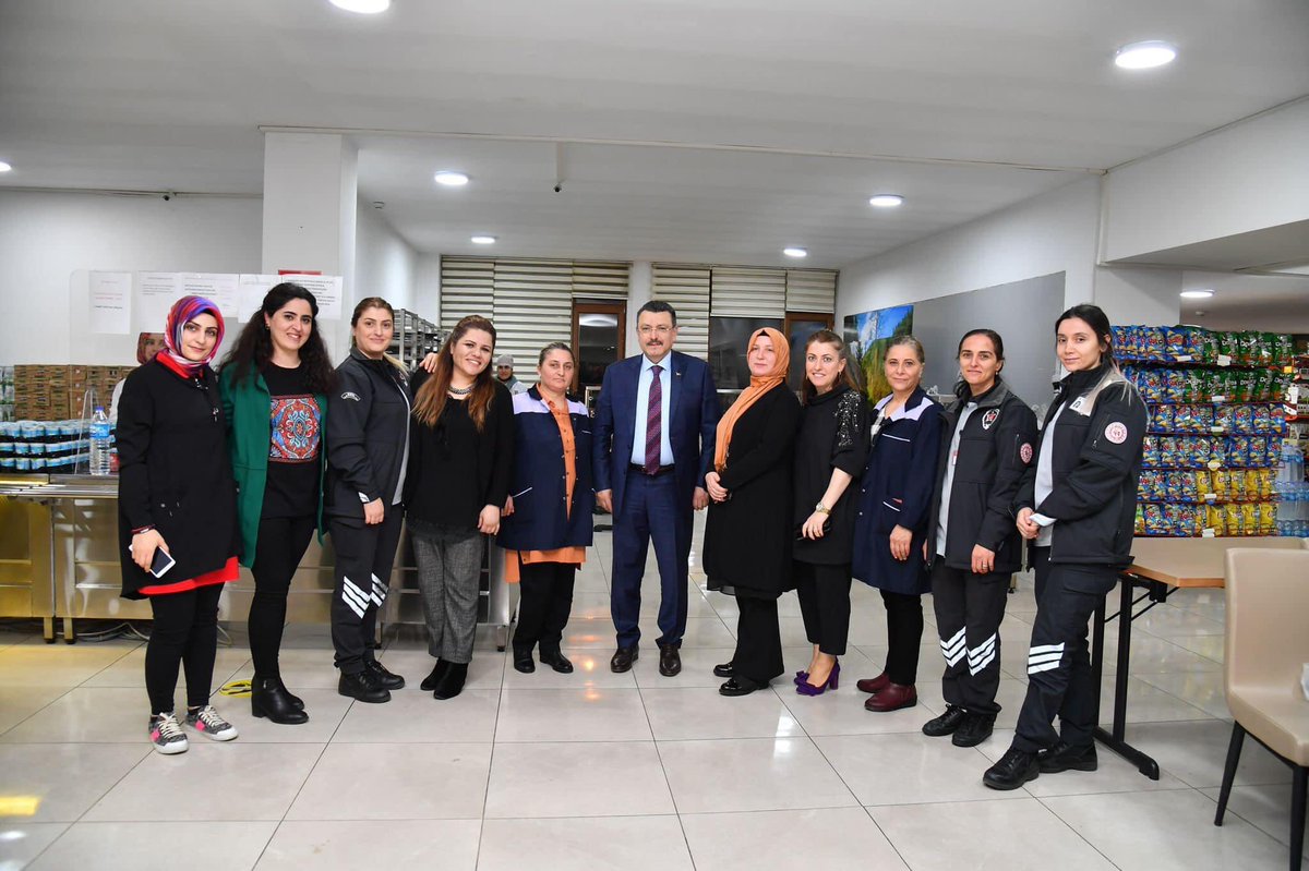 ahmetmgenc's tweet photo. Gençlerin sofrasına konuk olmaya devam ediyoruz. Çünkü soyadımız gibi biz de genciz. 😊 

📍Gülbaharhatun Kız Öğrenci Yurdu https://t.co/jBeFrY3YHp