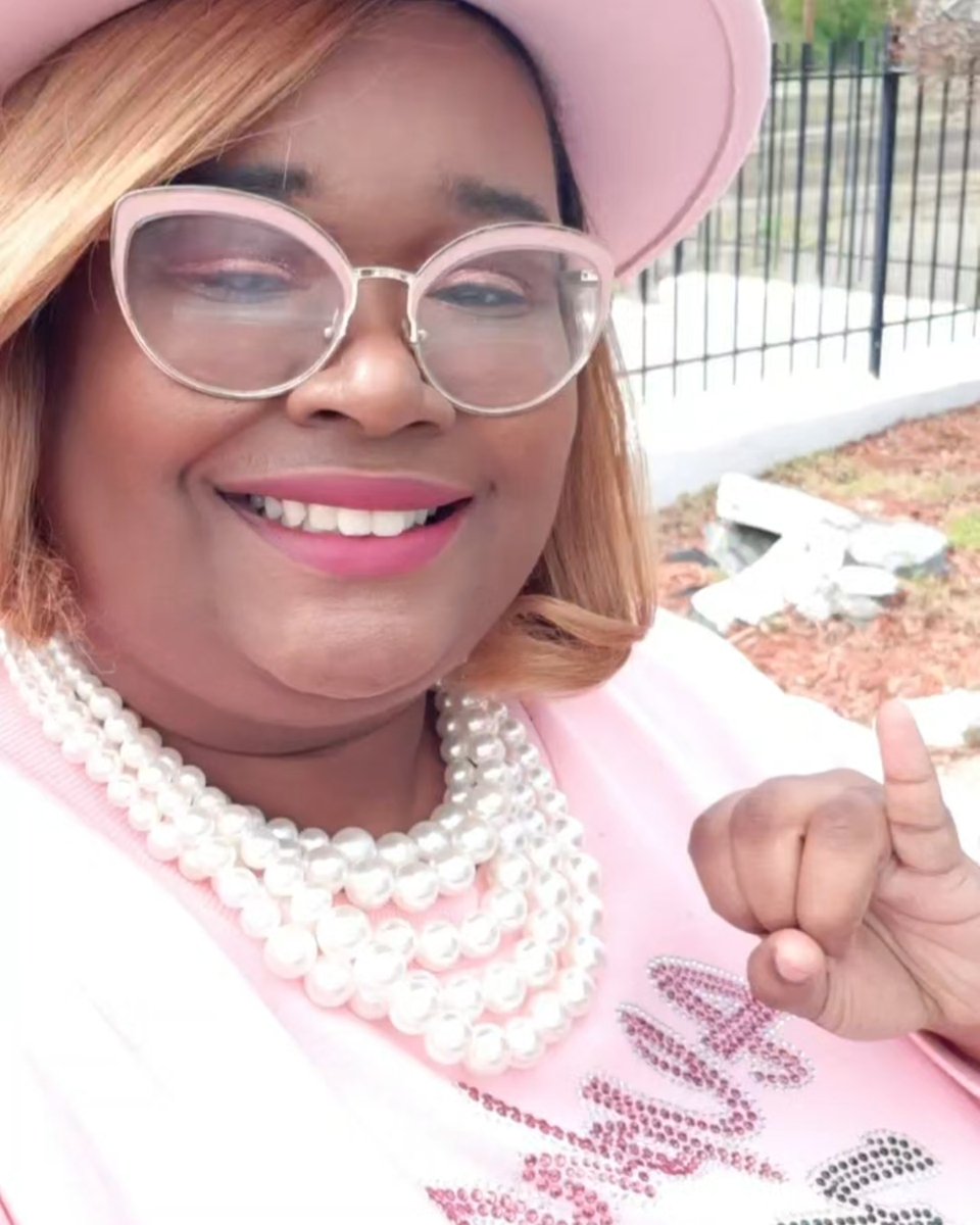 BRITT_THEQUEEN's tweet photo. Only because it's almost my 3rd AKAversary💕💚💕💚 April 14, 2019 was a pretty great day💕💕 #AKA1908 #GammaDeltaAKA #Quad #PPOR #GDForever #JCSU #jcsualumni #PrettyGirls #prettyeducated #prophytestatus https://t.co/QkjBpUtlk7