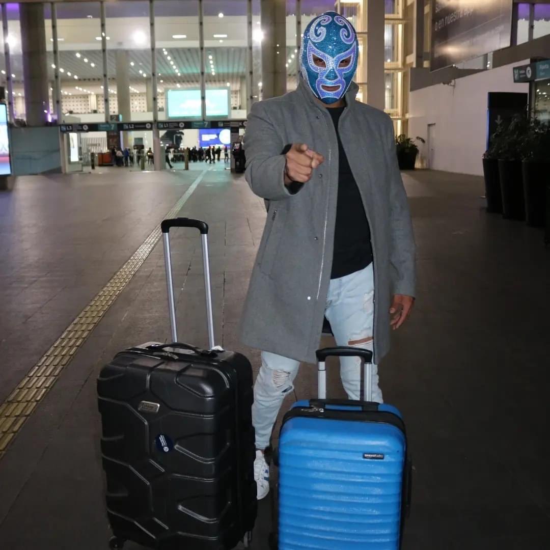 XLLluchalibre's tweet photo. Listos para llegar a #CanAmWrestling 🇨🇦🇲🇽 https://t.co/BmKWnujc5b