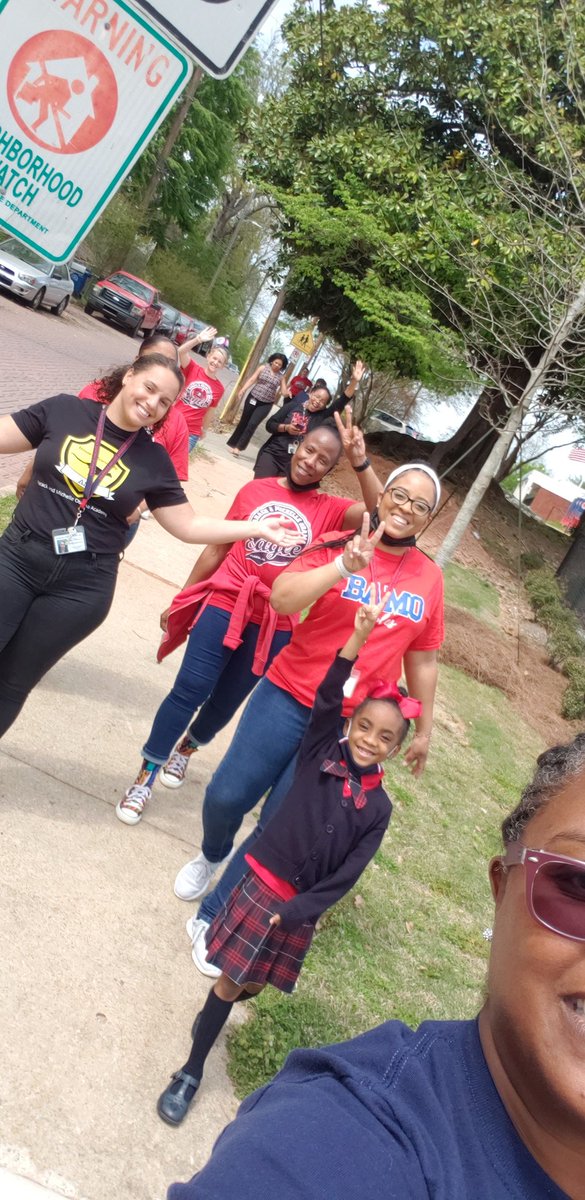 apsBAMOAcademy's tweet photo. #BAMOEagles family #BeWellAtAPS #WalkitoutWednesdays @apsupdate @Robinviews @AP_Holloman @drkalag @DrLisaHerring #educatorfun https://t.co/4Qb7JAKFLJ